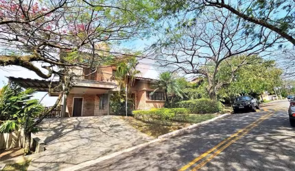 Espetacular Casa em Condomínio à Venda em Jandira-SP, Nova Higienópolis: 4 Quartos, 3 Suítes, 2 Salas, 5 Banheiros, 4 Vagas, 351 m²!