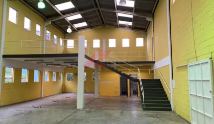 Imperdível! Galpão comercial à venda em Vargem Grande Paulista-SP, bairro Jardim São Marcos, com 4 salas, 3 banheiros e 10 vagas.
