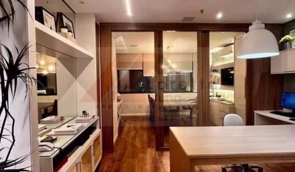ila Nova Conceição - Linda Sala Comercial Reformada 37m², possui duas amplas salas, dois banheiros. Ar condicionado novo e independentes (um ponto em cada sala). Repleto de armário, 1 vaga