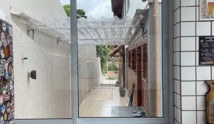 Casa assobrada de 500m² em Horto Florestal - 3 suítes e 3 vagas (ACEITA PERMUTA EM ILHABELA)