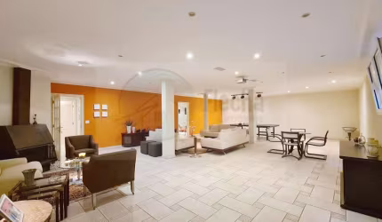 Excelente casa sobrado em Santo Amaro - 4 suítes e 10 vagas