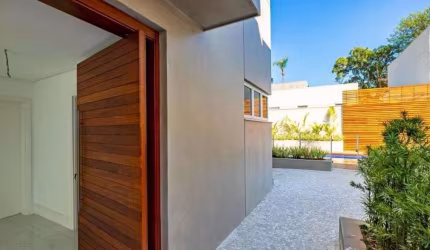 Casa em condomínio de 520m2 na Granja Julieta - 4 suítes sendo 1 master e 5 vagas