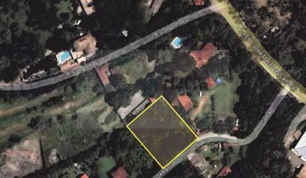 Lindo Lote no Embu com 1.550 m², sendo 36m de frente e 44m de fundo.