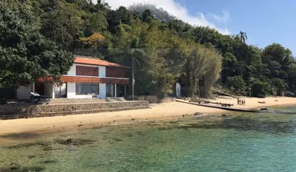 Linda casa de frente para a praia em Angra dos Reis - 6 dormitórios sendo 1 suíte