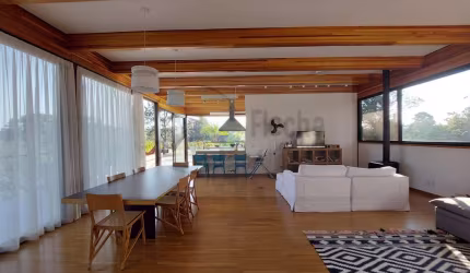 Confira essa casa dentro de condomínio em São Roque - 9 dormitórios sendo 4 suítes e 10 vagas