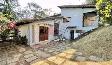 Espetacular Casa de Luxo em Condomínio - 4 quartos, 4 suítes, 4 salas, 5 banheiros, 3 vagas - Altos de São Fernando, Jandira-SP