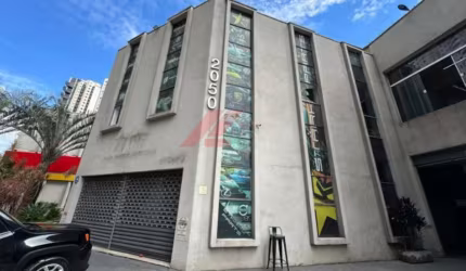 Galpão Comercial de Alto Padrão no Jardim Caboré - São Paulo-SP: 3 salas, 2 banheiros, 4 vagas, 300m² de área.