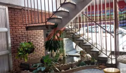 Imperdível! Casa à venda em Perdizes, São Paulo-SP, com 5 quartos, 3 suítes e 3 vagas de garagem.