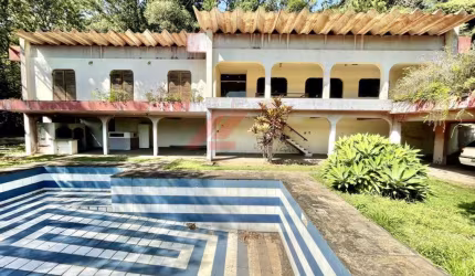 Imperdível casa para venda ou locação em Cotia-SP, Jardim Colibri: 4 quartos, 2 suítes, 3 salas, 4 banheiros, 6 vagas de garagem, 700m².
