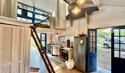 Imperdível: Casa à venda em Cotia-SP, na Granja Viana! 1 quarto, 1 sala, 1 banheiro, 3 vagas de garagem, 35,00 m² de área.