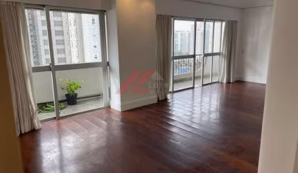 Imperdível oportunidade: Apartamento de alto padrão em Moema, São Paulo-SP, com 3 quartos, 3 suítes e 3 vagas de garagem!