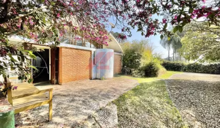 Imperdível Casa à Venda em Cotia-SP, 4 Quartos, 2 Suítes, 5 Banheiros, 4 Vagas na Chácara Eliana 253,29 m²