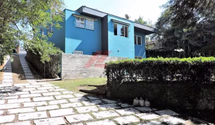 Imóvel de luxo em condomínio na Vila Appia Antica em Carapicuíba-SP: 6 quartos, 6 suítes, 2 salas, 6 banheiros, 8 vagas, 550m².
