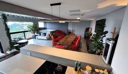 Imperdível cobertura de luxo na Vila Andrade com 2 quartos, 2 suítes, 2 salas, 3 banheiros, 6 vagas de garagem e 164,77m² de área.