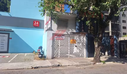 Casa Comercial para Locação em São Paulo-SP na Vila Uberabinha: 6 Quartos, 1 Banheiro, 2 Vagas de Garagem, 400 m² de Área!