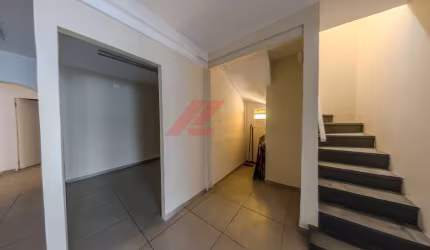 Excelente oportunidade: Casa comercial à venda em Santo Amaro, São Paulo-SP, com 5 salas, 2 banheiros, 3 vagas e 104m²!