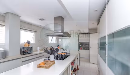 Linda cobertura de 320m2 em Jardim América - 2 suítes e 2 vagas
