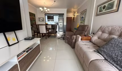 Apartamento com 3 quartos à venda na Rua João Meirelles, --, Abraão, Florianópolis por R$ 799.000