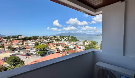 Apartamento com 4 quartos para alugar na Rua Fernando Ferreira de Mello, --, Bom Abrigo, Florianópolis por R$ 4.300