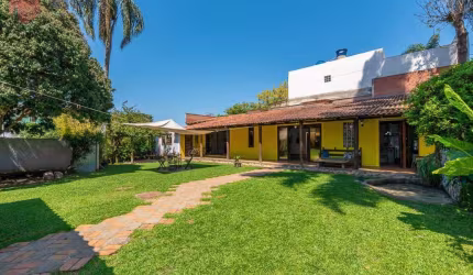 *Casa residencial e comercial em Curitiba no Bairro Uberaba