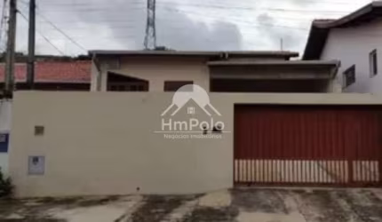 CASA Á VENDA, COM 4 DORMITÓRIOS SENDO 1(SUÍTE) E 2 VAGAS DE GARAGEM - JARDIM CARLOS LOURENÇO EM CAMPINAS / SP.