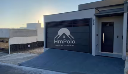 CASA COM 2 QUARTOS, SENDO 1 SUÍTE 2 E 2 VAGAS À VENDA NO BAIRRO MONTE CARLO EM INDAIATUBA/SP.