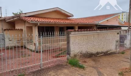 Casa/terreno à venda no Jardim do Trevo em Campinas-SP.