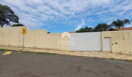 Casa térrea com 3 quartos sendo 2 suítes no Jardim Paraiso em Campinas/SP