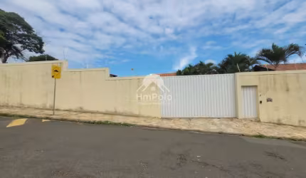 Casa térrea com 3 quartos sendo 2 suítes no Jardim Paraiso em Campinas/SP