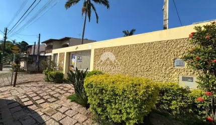 Casa com 3 quartos 1 suite 3 banheiros 6 vagas para venda ou locação no Parque Jatibaia em Campinas-SP