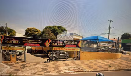 Terreno Comercial com estrutura de estacionamento, 3 banheiros e 1 sala no bairro Chapadão, Campinas/SP