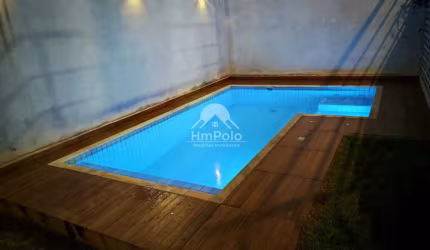 Casa térrea com 3 quartos sendo 1 suíte com closet piscina no Jardim Ibirapuera em Campinas/SP.