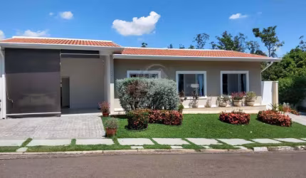 CASA NO CONDOMÍNIO CAMPOS VERDES À VENDA NO JARDIM MADALENA EM CAMPINAS-SP.