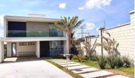 Excelente Casa no Condomínio Alphaville II.