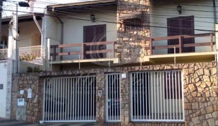EXCELENTE CASA À VENDA NA VILA NOGUEIRA EM CAMPINAS, SÃO PAULO.