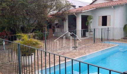 CASA NO CENTRO DE CAÇAPAVA