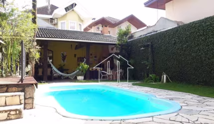 Casa com 3 dormitórios à venda, 540 m² por R$ 1.800.000,00 - Urbanova - São José dos Campos/SP
