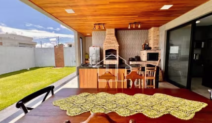Casa com 3 dormitórios à venda, 250 m² por R$ 1.980.000,00 - Condomínio Bellavittá - Caçapava/SP