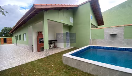 Imperdível oportunidade: Casa à venda em Itanhaém-SP, no bairro Palmeiras - 2 quartos, 1 suíte, 1 sala, 3 banheiros, 4 vagas, 64m².
