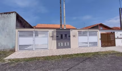 Excelente oportunidade! Casa à venda em Itanhaém -SP, bairro Tupy, 2 quartos, 1 suíte, 59m² de área. Confira!