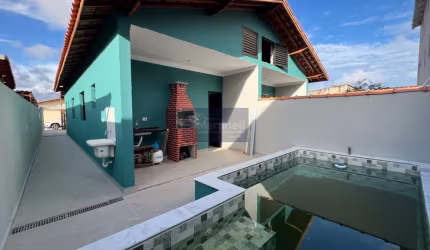 Oportunidade Única: Casa à Venda em Itanhaém-SP, Jardim Jamaica - 2 Quartos, 1 Suíte, 1 Vaga de Garagem, 60m² de Área.