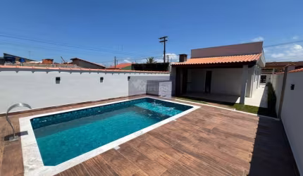 Casa à venda em Itanhaém-SP, bairro Cibratel 1: 2 quartos, 1 suíte, 1 sala, 3 vagas de garagem, 90,00 m².
