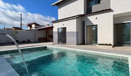 Imperdível oportunidade: Casa à venda em Suarão, Itanhaém-SP, com 3 quartos, 1 suíte, 2 banheiros e 111,00 m² de área!