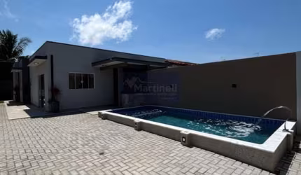 Casa para venda em Itanhaém-SP, Bairro Grandesp: 2 quartos, 2 suítes, 2 banheiros, 65m² de área!