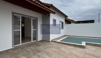 Oportunidade única: Casa à venda em Itanhaém-SP, no bairro Jamaica, com 2 quartos, 1 suíte, 1 sala, 2 banheiros, 3 vagas de garagem e 73,00 m² de área.