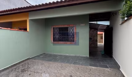 Casa à venda em Itanhaém-SP, Belas Artes: 3 quartos, 2 banheiros, 115,99 m² de área!