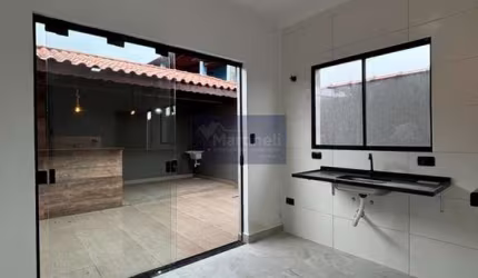 Imperdível Casa à Venda em Itanhaém-SP, Bairro Tupy: 2 Quartos, 1 Suíte, 1 Sala, 2 Banheiros, 2 Vagas, 63m² de Área