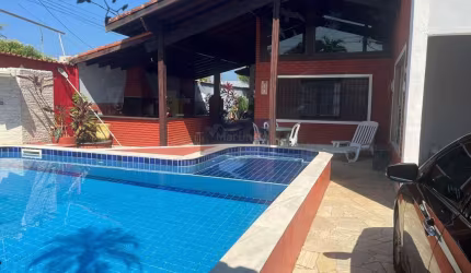 Imperdível oportunidade: Casa de 3 quartos, 3 suítes na Grandesp, Itanhaém-SP, com 154m² e 2 vagas de garagem. Confira!