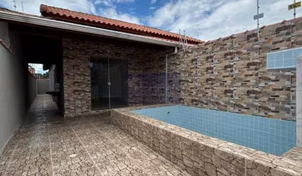 Casa para venda em Itanhaém-SP, bairro Santa Julia, 2 quartos, 1 suite, 1 banheiro, 2 vagas de garagem, 71,40 m².