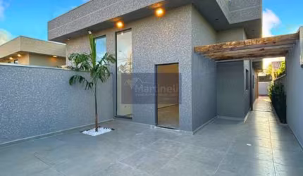Casa à venda em Itanhaém-SP, bairro Grandesp: 2 quartos, 1 suíte, 3 banheiros, 85m² de área. Venha conferir!